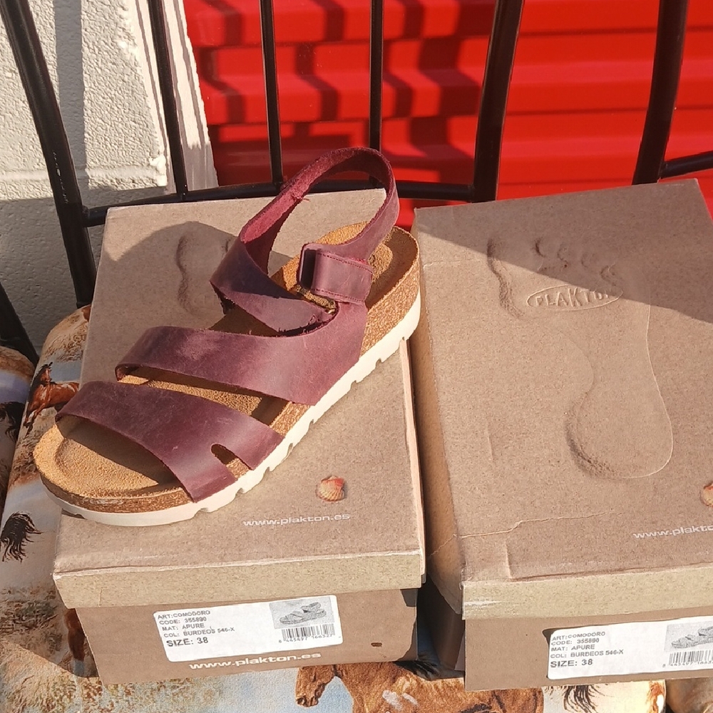 Kids Burgundy Leather Hook-and-Loop Sandals